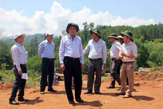 Phó Chủ tịch UBND tỉnh Phạm Trường Thọ yêu cầu, đối với công trình định canh, định cư tập trung Làng Trui, xã Ba Tiêu, hoàn thành khối lượng thực hiện trong tháng 9/2018, không để kéo dài