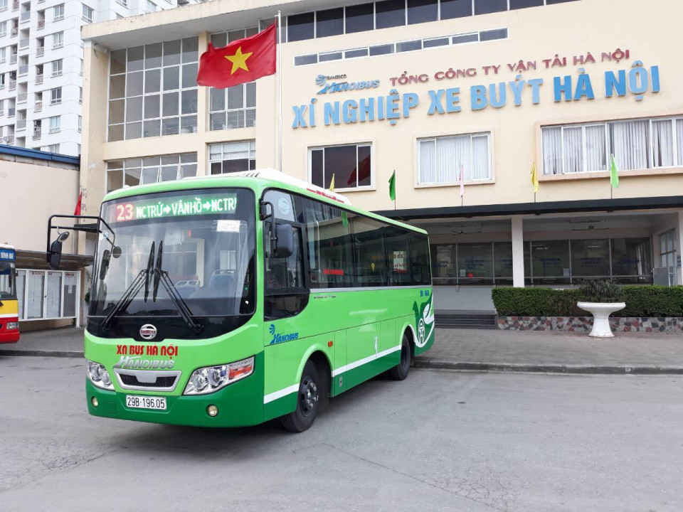 Hà Nội: Đưa vào khai thác 13 xe buýt hiện đại trên tuyến 26