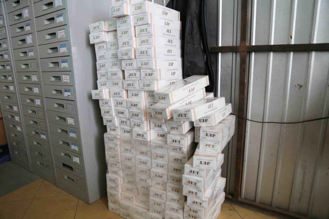 Thừa Thiên Huế: Phát hiện ô tô chở 1.200 gói thuốc Jet lậu