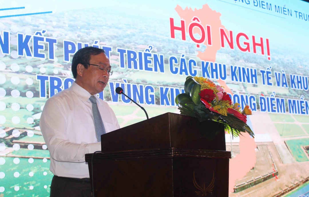 Ông Nguyễn Văn Cao- Chủ tịch Hội đồng Vùng KTTĐ miền Trung nhiệm kỳ 2017-2018 phát biểu tại Hội nghị