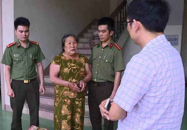 Đối tượng Nguyễn Thị Hương khi bị bắt