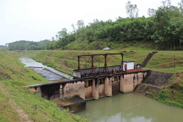 Cống Hiệp Hòa bây giờ nhỏ gọn yên bình.