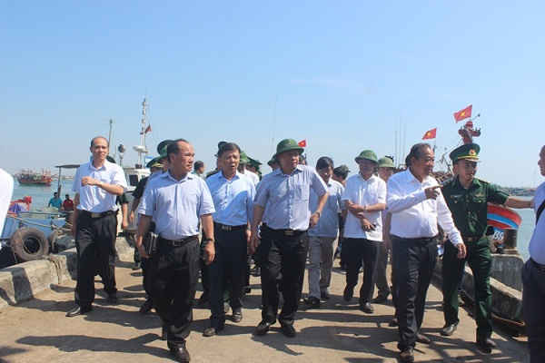 Phó Thủ tướng Trương Hòa Bình thăm ngư dân bị ảnh hưởng sự cố môi trường biển tại Quảng Bình