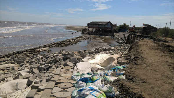 Tình hình sạt lở bờ sông, xói lở bờ biển tại Đồng bằng sông Cửu Long đang diễn biến rất phức tạp