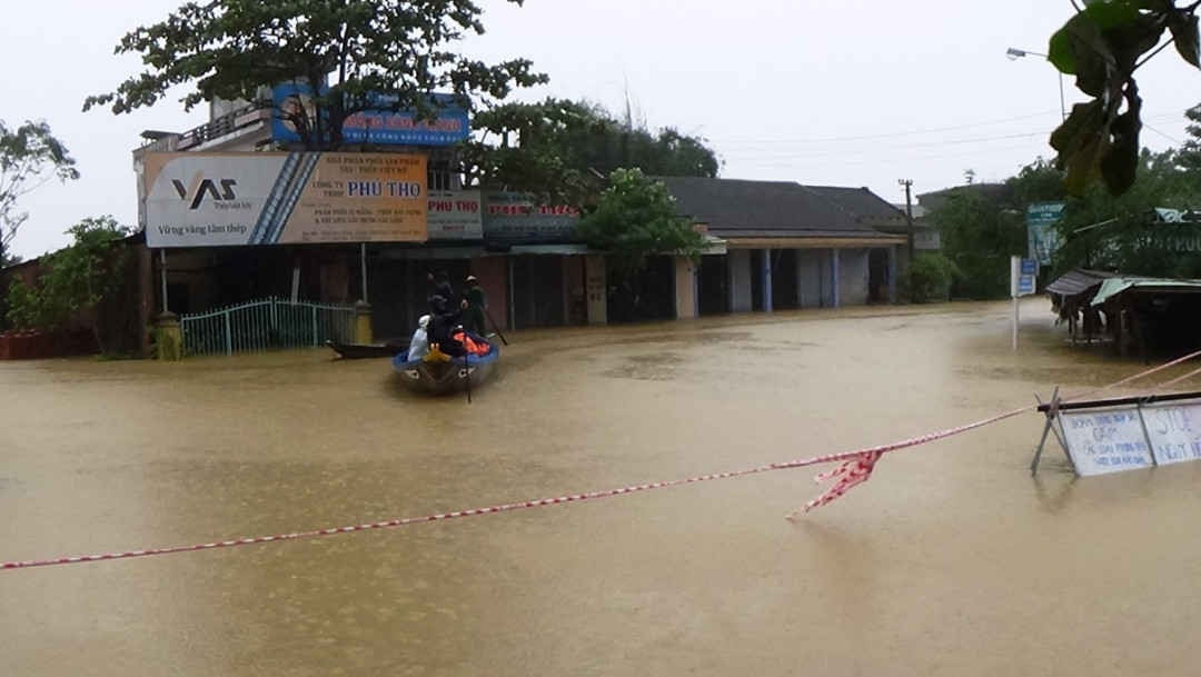 Hoàn lưu bão số 12 năm 2017 đã làm hàng ngàn ngôi nhà tại Quảng Nam bị ngập trong nước