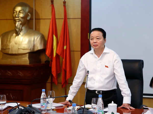 Bộ trưởng Trần Hồng Hà phát biểu tại buổi làm việc