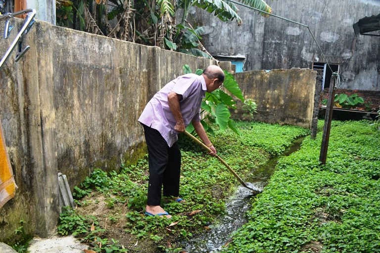 Dự án Ga đường sắt mới hiện vẫn án binh bất động và người dân vùng dự án đang khốn đốn bởi quy định không được xây dựng