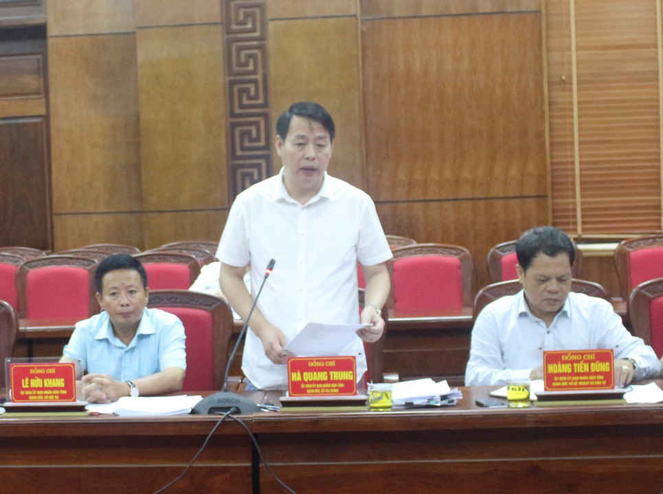 Ông Hà Quang Trung, Giám đốc Sở Tài chính thông qua tờ trình