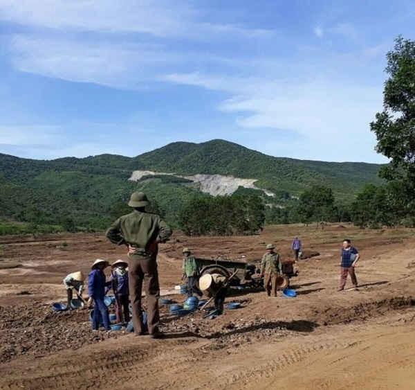 Điểm khai thác trái phép sét Betonite ở xã Tân Ninh, huyện Triệu Sơn