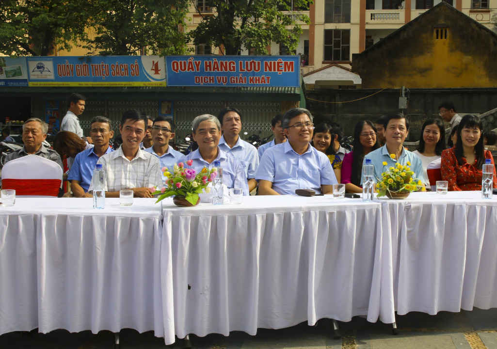 Các đại biểu tham gia Lễ phát động Ngày Môi trường thế giới năm 2018 tại T.P Điện Biên Phủ