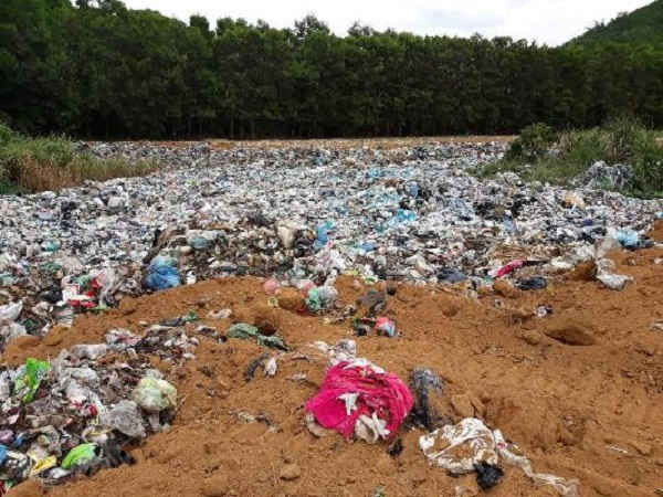 Lượng rác thải ngày càng nhiều tại bãi rác Hồng Sơn