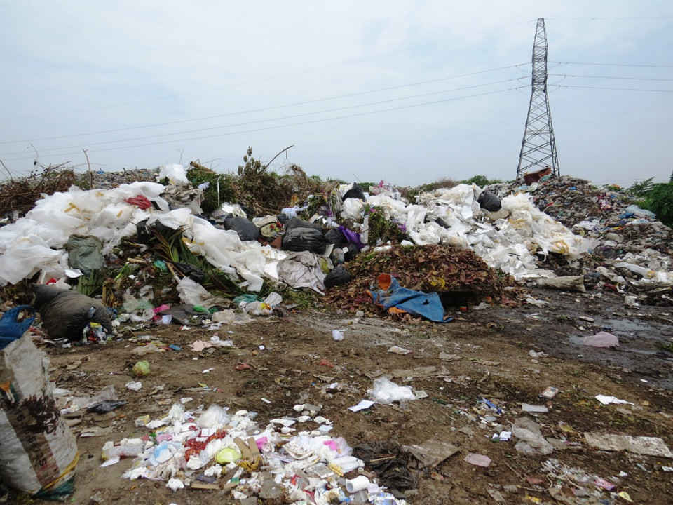 Bãi rác Cẩm Hà, Hội An đang còn tồn dư trên 80 ngàn tấn rác thải nhiều năm nay nhưng vẫn chưa thể xử lý