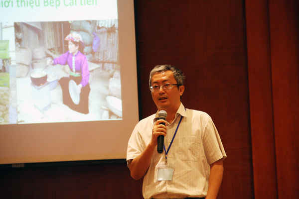 ông Nguyễn Tuấn Anh - Giám đốc công ty CP Thế hệ xanh, nhà sản xuất bếp cải tiến T16