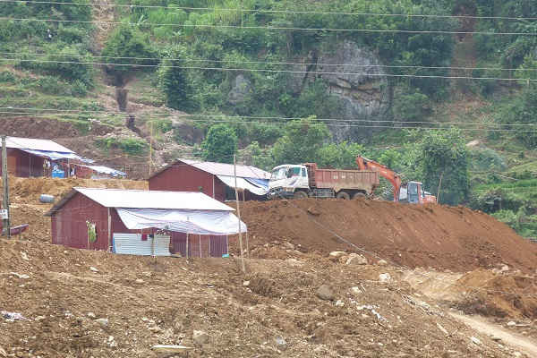 Dự án bố trí, sắp xếp 79 hộ vùng lũ ống, lũ quét, sạt lở đất bản Hốc, xã Nậm Păm, huyện Mường La.