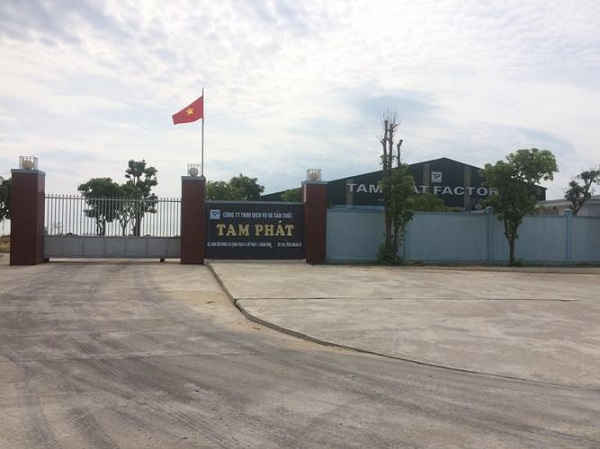 Vừa mới vận hành Nhà máy chế biến thức ăn do Công ty TNHH dịch vụ sản xuất Tam Phát đã gây ô nhiễm môi trường