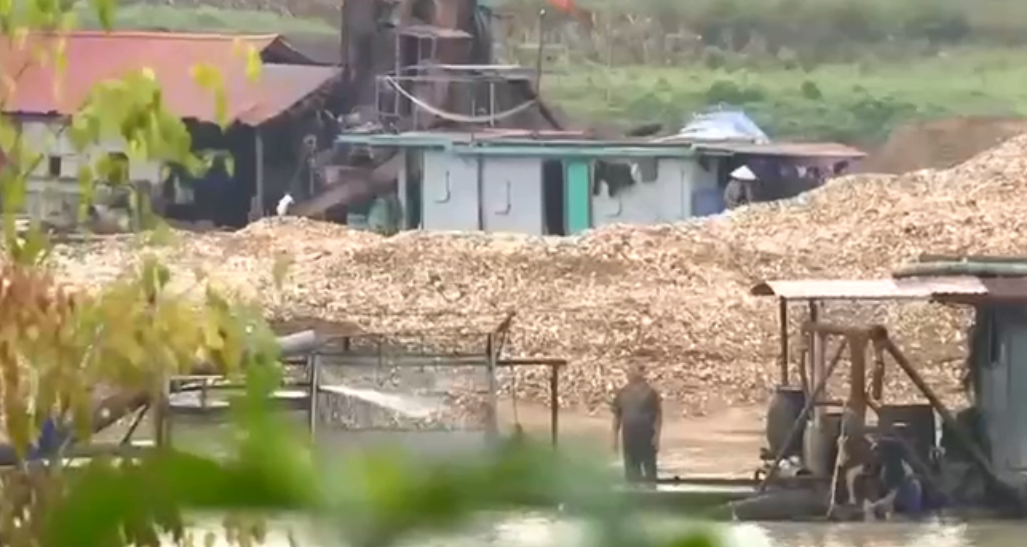  Hàng loạt sai phạm về hoạt động khai thác khoáng sản tại tỉnh Bắc Giang. Ảnh minh họa.