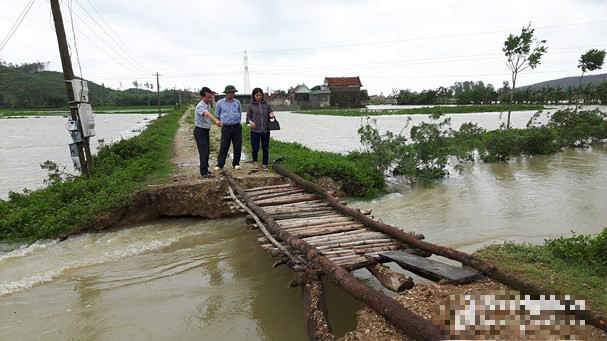 Yên Thành, Quỳnh Lưu vỡ đập, nhiều vùng bị chia cắt 4