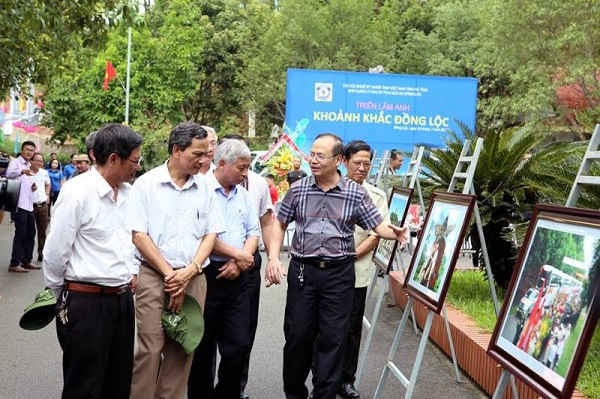 Triển lãm ảnh thời sự- nghệ thuật với chủ đê “Khoảnh khắc Đồng Lộc”.