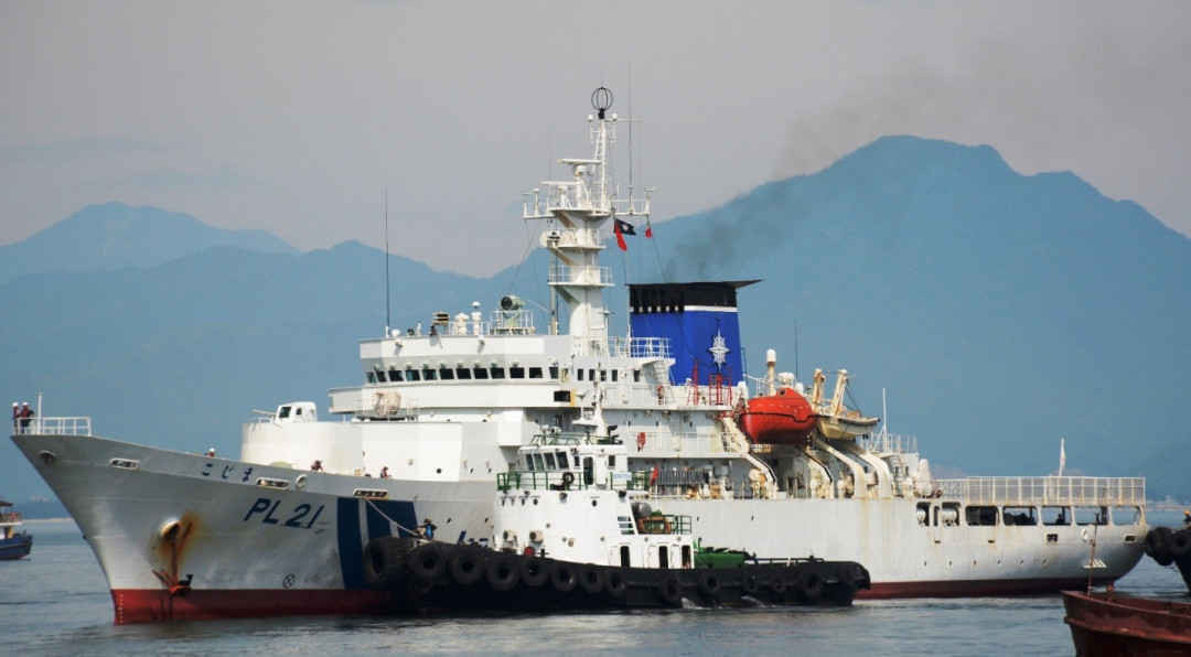 Tàu huấn luyện Kojima vào cập cảng Tiên Sa (Đà Nẵng)