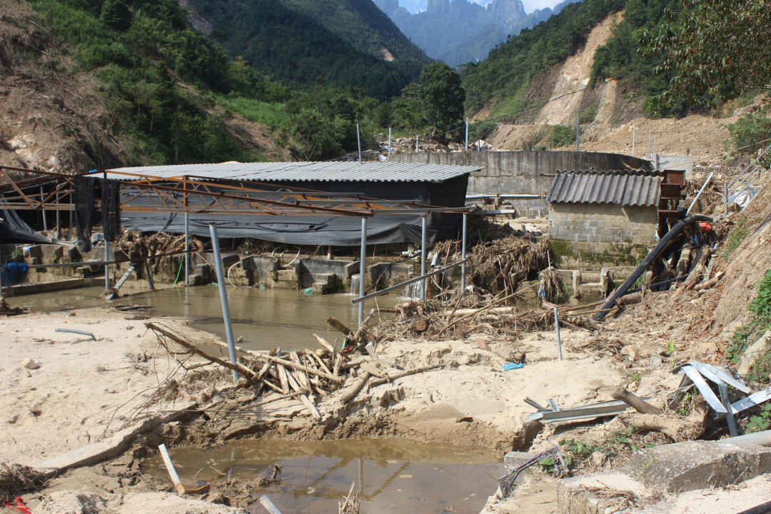 Tam Đường là một trong những huyện thiệt hại nặng nề do mưa lũ cuối tháng 6/2018. Trong ảnh: Các bể cá nước lạnh xã Sơn Bình tan hoang sau lũ.