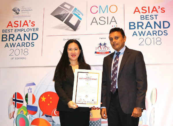 Đại diện Tập đoàn Novaland nhận giải thưởng Asia’s Best Employer Brand Awards 2018