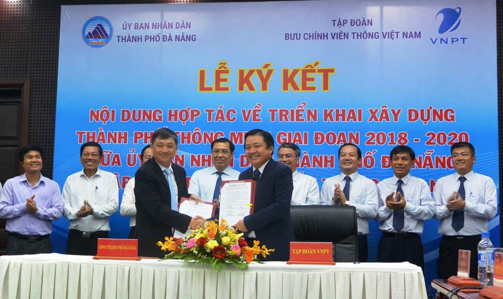 Lễ ký kết hợp tác giữa Đà Nẵng và VNPT triển khai xây dựng thành phố thông minh giai đoạn 2018-2020