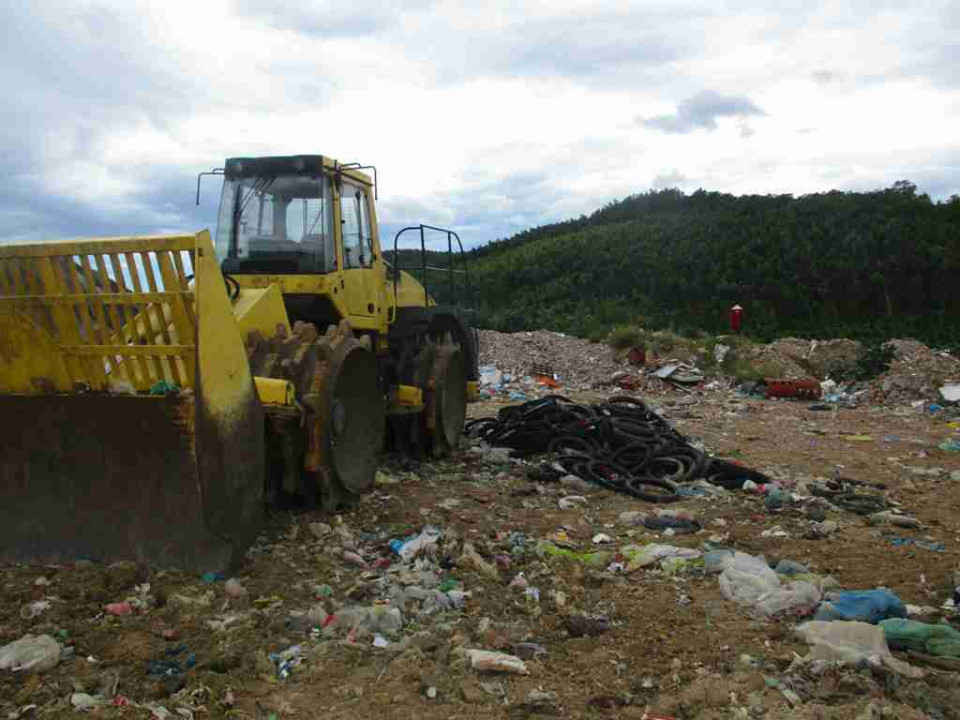 Bãi rác Thọ Vức rộng 8ha tại thôn Thọ Vức, xã Hòa Kiến với kinh phí đầu tư 42,5 tỷ đồng
