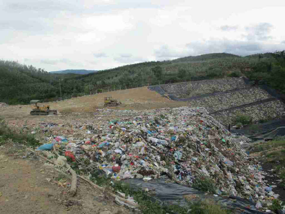 Bãi rác Thọ vức gây ô nhiễm môi trường cho người dân nhiều năm nay
