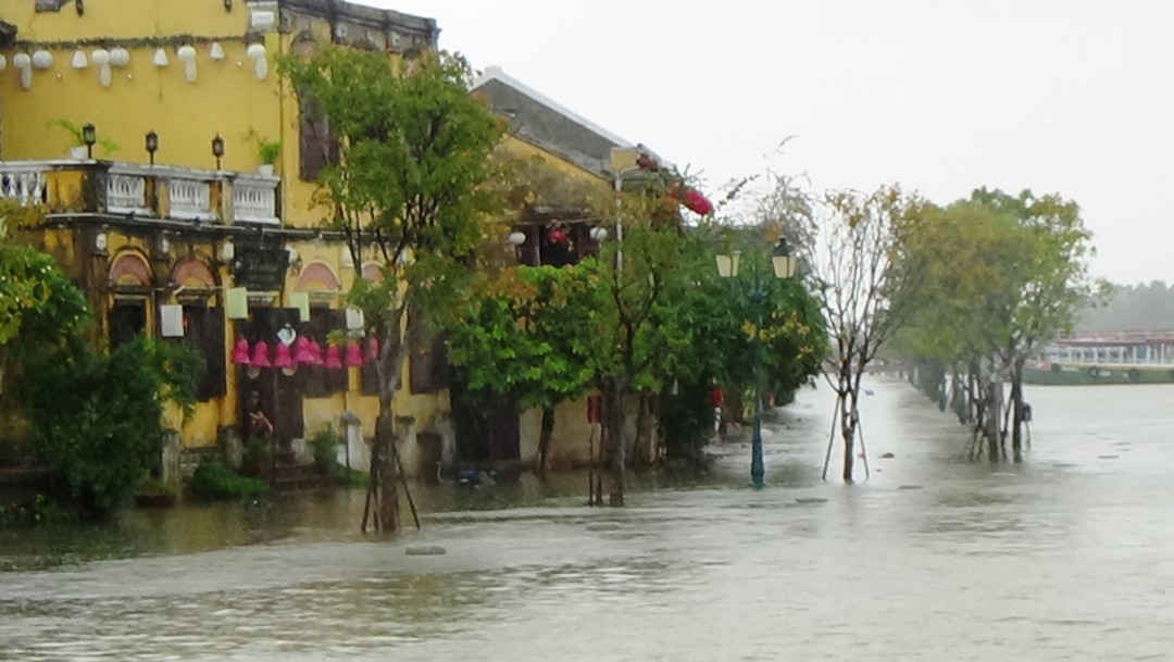Các thủy điện đồng loạt xả lũ trong mùa mưa 2017 đã gây ngập lụt nghiêm trọng trên diện rộng vùng hạ du tỉnh Quảng Nam
