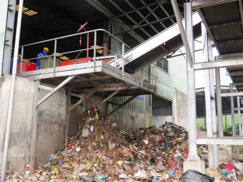 Hiện, Quảng Nam chỉ có một nhà máy sản xuất compost xử lý rác sinh hoạt tại phường Cẩm Hà (TP. Hội An)