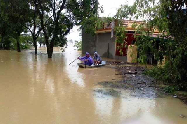 Nước dâng cao không ngừng, TP Thanh Hóa di dời 7 000 dân2