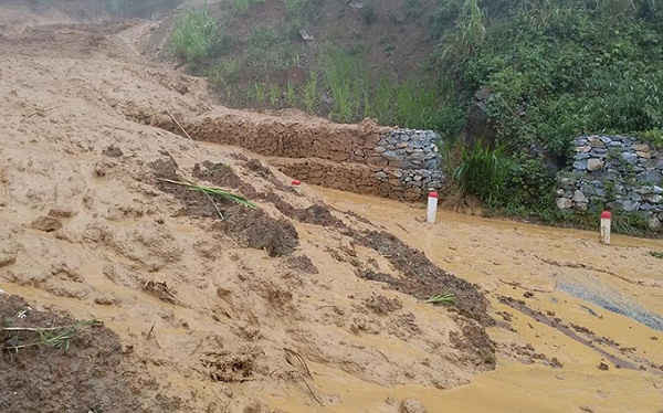 Nhiều huyện miền núi tỉnh Thanh Hóa bị sạt lở nghiêm trọng