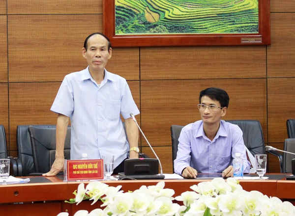 Ông Nguyễn Hữu Thể, Phó Chủ tịch UBND tỉnh Lào Cai báo cáo kết quả PCTT & TKCN với đoàn công tác