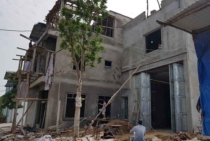 Nhiều công trình cao tầng được xây mới theo dạng nhà phân lô cao 3 – 4 tầng tại CCN Tiền Phong.