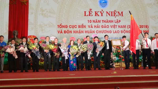 Tổng cục Biển và hải đảo Việt Nam vinh dự đón nhận Huân chương Lao động hạng Nhì 