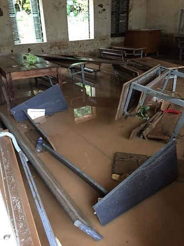 03 trường bị nước lũ tràn ngập toàn bộ khuôn viên nhà trường