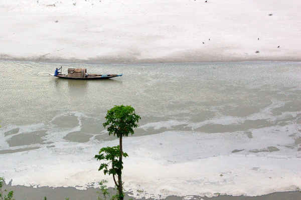 Sông Brahmaputra. Ảnh: Deep Goswami