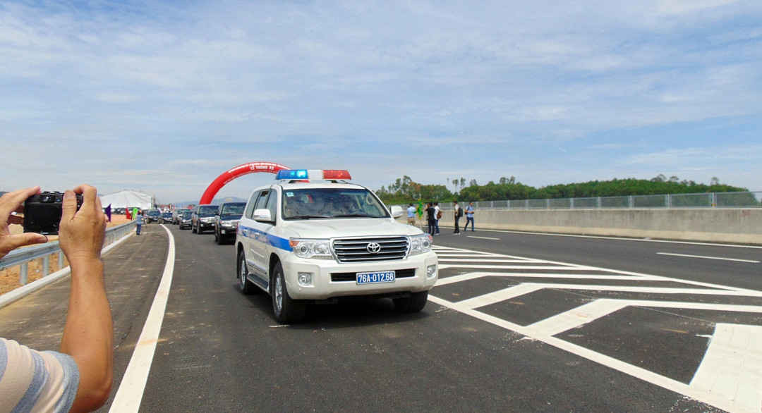 Lưu thông trên cao tốc Đà Nẵng – Quảng Ngãi, chính thức đưa vào khai thác tuyến đường cao tốc đầu tiên miền Trung