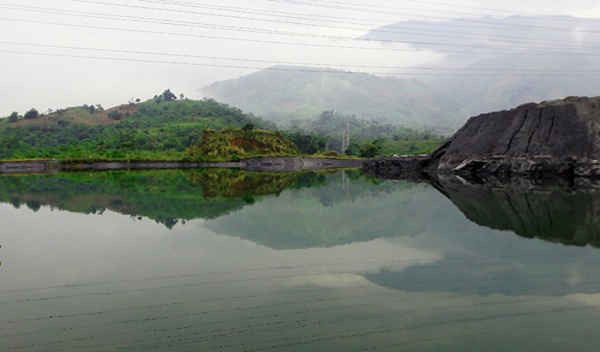 Có hàng nghìn hộ dân sống trong vùng nguy hiểm quanh các hồ chứa trên địa bàn tỉnh Lào Cai.