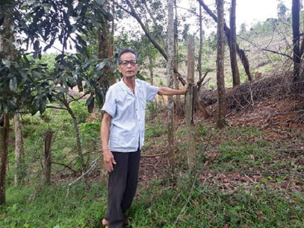 Ông Lương Văn Phương, ở Huổi Chấu, xã Châu Phong, huyện Quỳ Châu phản ánh về tình trạng thiếu đất sản xuất
