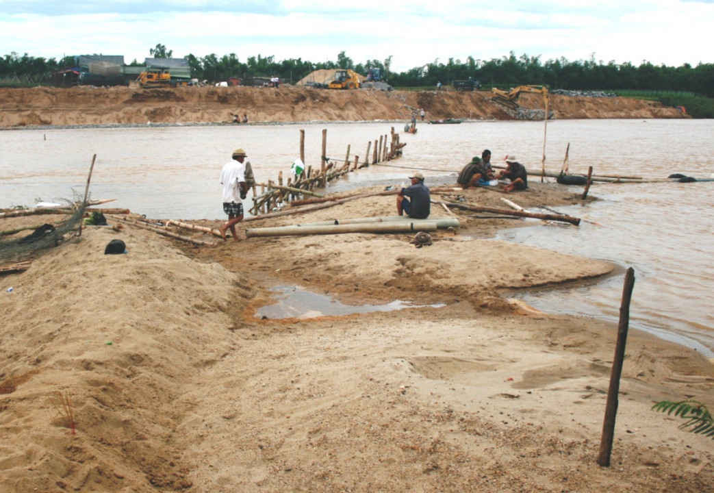 Đà Nẵng kiến nghị tháo dỡ một phần đập tạm ngăn mặn trên sông Vĩnh Điện để tăng cường đẩy mặn cho thành phố