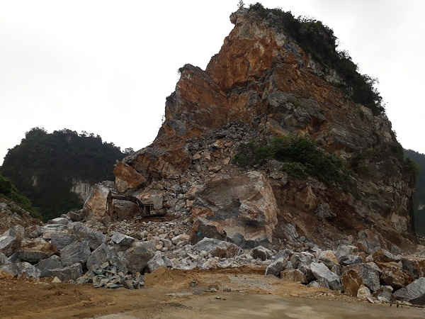Mỏ khai thác đá tại xã Cẩm Sơn, huyện Anh Sơn của Công ty CP SXVLXD Hưng Phúc chưa hoàn thành công trình bảo vệ môi trường theo quy định