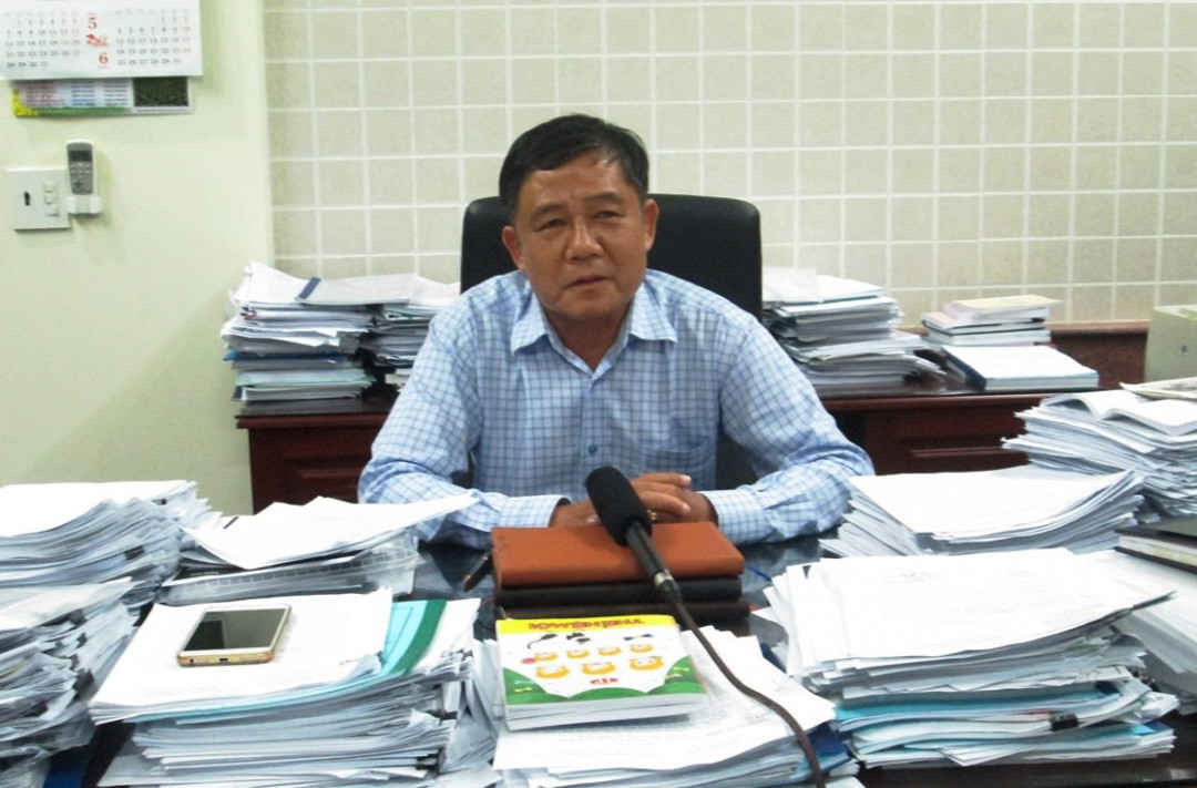 Ông Hồ Lâm- Giám đốc Sở TN&MT tỉnh Bình Thuận trả lời phỏng vấn phóng viên Báo TN&MT