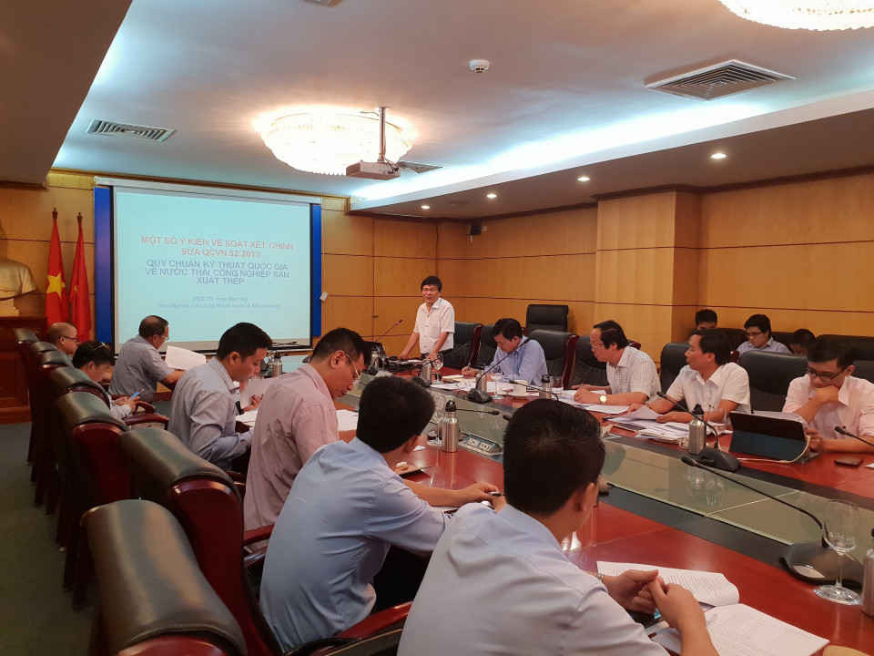 Phó Giáo sư, Tiến sỹ Trần Đức Hạ, Giám đốc Viện nghiên cứu Cấp thoát nước và môi trường, Hội Cấp thoát nước Việt Nam đưa ra đề xuất tại Hội thảo