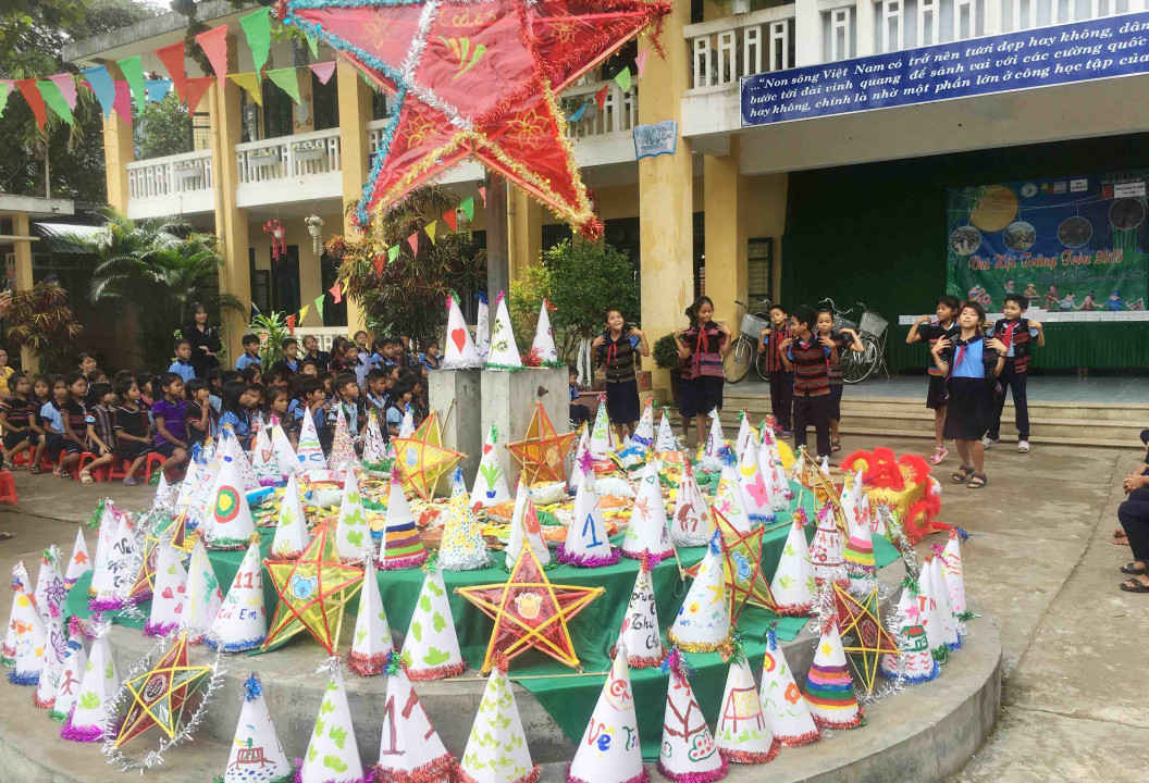 Trẻ em nghèo tại huyện Nam Đông được tổ chức chương trình Trung thu ý nghĩa
