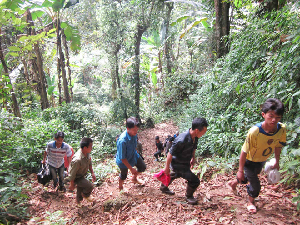 Ý thức của dân trong việc giữ rừng được nâng lên, tại các thôn bản đã tự lập ra các tổ tuần tra để bảo vệ rừng