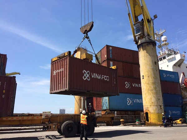 Chỉ thị của Chính phủ cũng yêu cầu UBND các tỉnh/thành phố trực thuộc Trung ương phối hợp với các Bộ liên quan xử lý dứt điểm các container hàng phế liệu tồn đọng tại các cảng biển thuộc phạm vi quản lý của địa phương