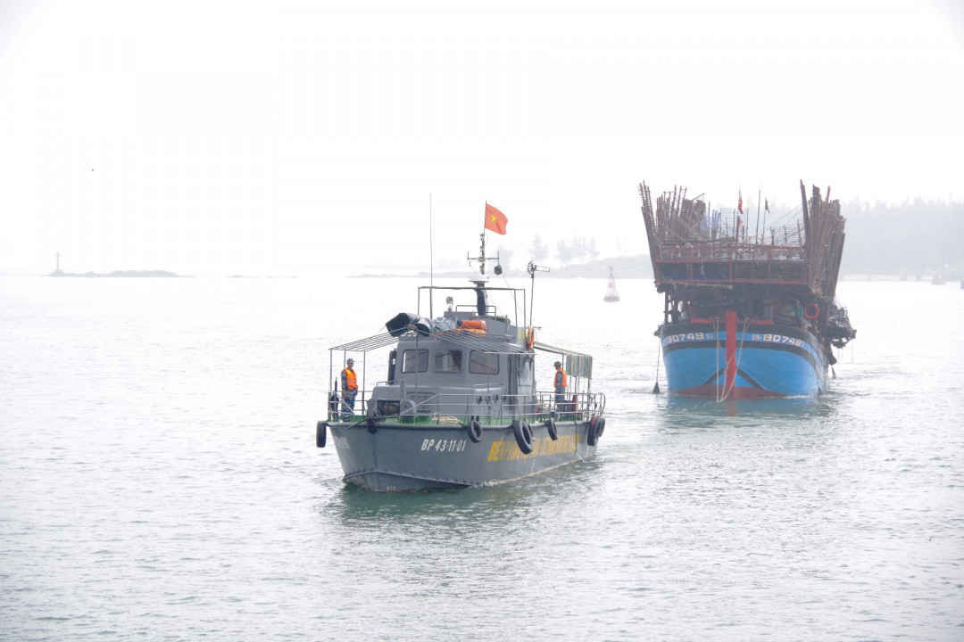 Một tàu cá ngư dân Quảng Nam gặp nạn trên biển