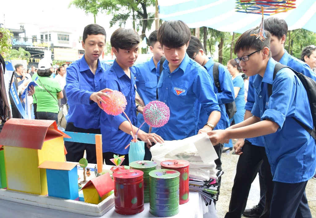 Ngày hội tái chế thu hút sự quan tâm đông đảo người dân trên địa bàn quận Thanh Khê