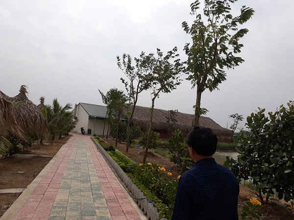Hộ ông Nguyễn Minh Quyền đã tự ý xây dựng nhiều hạng mục trái phép trên đất được thuê làm trang trại chăn nuôi lợn tập trung.